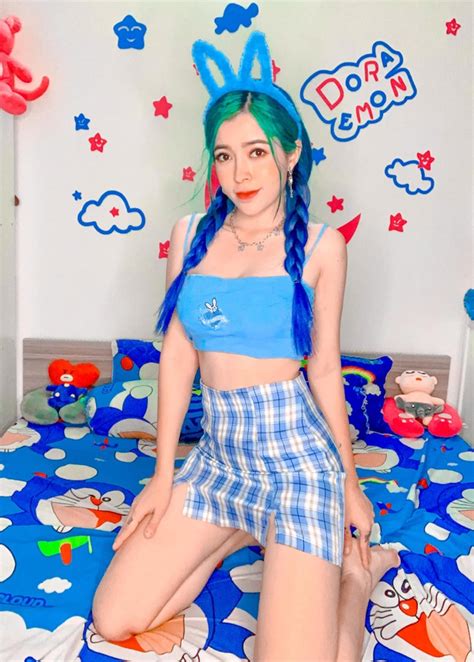 5 hot girl xinh đẹp có nhiều lượt theo dõi nhất trên TikTok năm 2020 Báo Dân trí