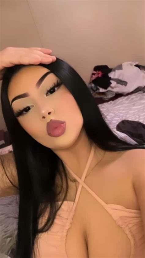 Pin by ㅤM I L A on ㅤㅤㅤㅤ Latina makeup looks Pretty latinas Makeup looks