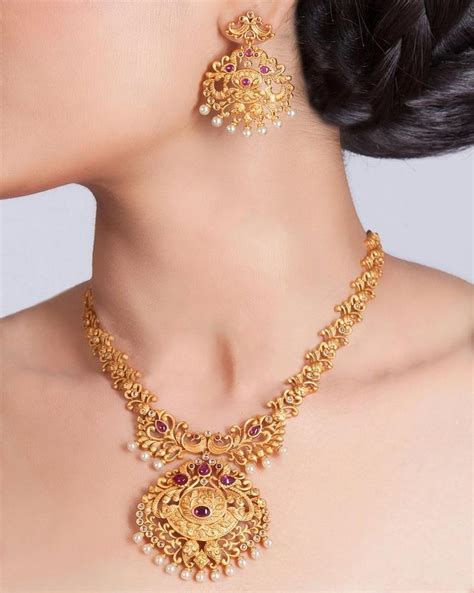 Tarinika Saroja Antique Gold Plated Short Necklace Drop Earring