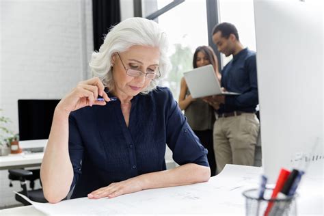 Ageism in the Workplace and How to Avoid It | gpac