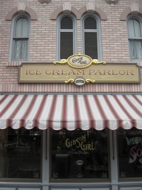 It's a Small Blog: Ice Cream Parlor