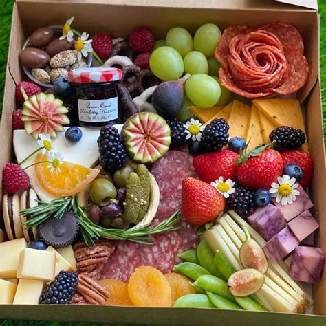 12 Charcuterie Boxes ideas | charcuterie recipes, charcuterie ...