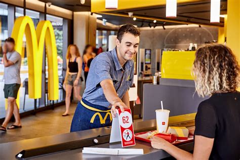 Do Mcdonalds Employees Get Free Food Myth Or Fact Thefoodxp