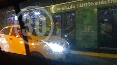 Fotos Los Estragos De La Lluvia Taxi Y Bus De Metroplus Chocaron En