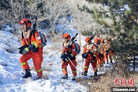 （新春走基层）穿行山林的消防员：坚守在岗 守护安全爱国主义中国青年网