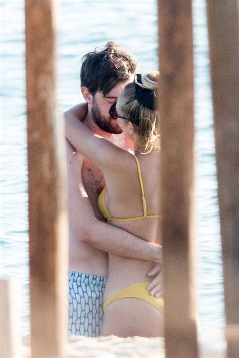 Jack Whitehall And Roxy Horner Pack On The Pda While Vacationing In Greece 23 Photos Thefappening