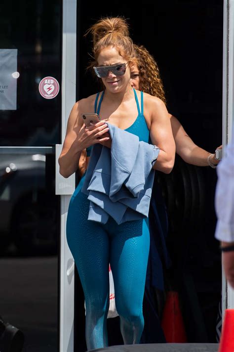 Jennifer Lopez In Blue Gym Outfit Outside A Gym In Miami 03 Gotceleb