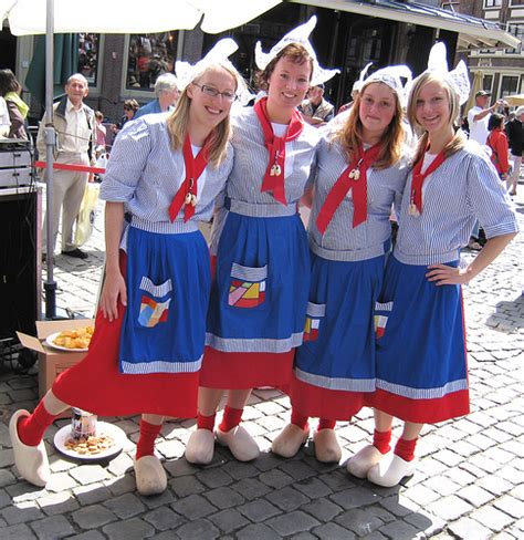 Picture Postcards Traditional Dress In The Netherlands Pocketcultures