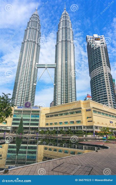 KLCC twin tower editorial stock photo. Image of built - 36079523