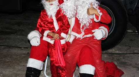 Abertura De Natal E Chegada Do Papai Noel Reuniu P Blico No Distrito Da