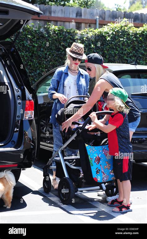 Gwen Stefani Visita Un Restaurante De Sushi En Studio City Con Su