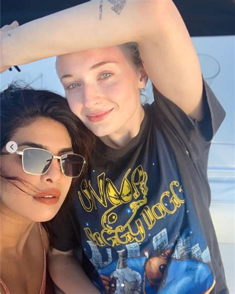 Sophie Turner Posts No-Makeup Selfie With Priyanka Chopra On Yacht