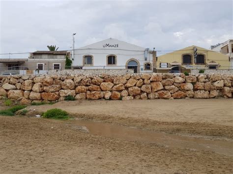 Avola Luglio Spiaggia Di Marina Vecchia Borgo Marinaro Foto