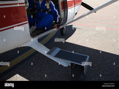 Skydiving plane hi-res stock photography and images - Alamy