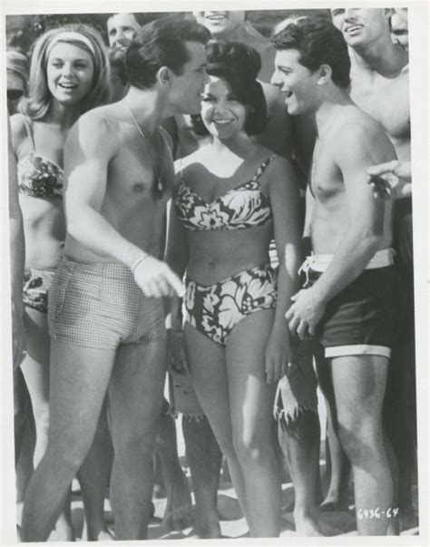 8 Hot Sexy Diana Baker Bikini Pics