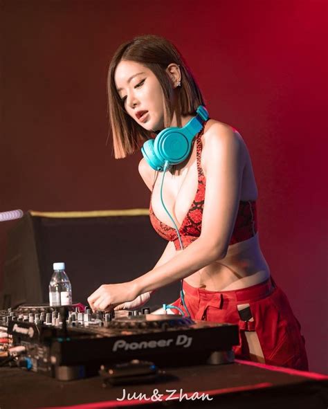 南韓性感女神dj Soda「降臨」高雄廟會派對 粉絲暴動嗨翻：太狂 娛樂星聞