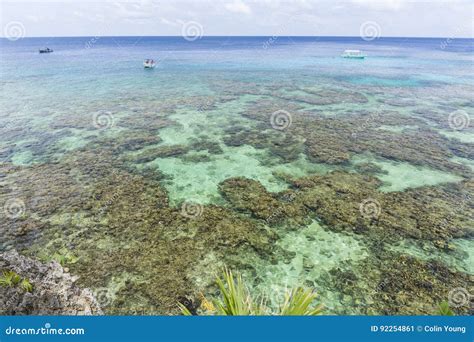 West Bay Roatan Reef And Dive Boats Stock Image Image Of Ocean North