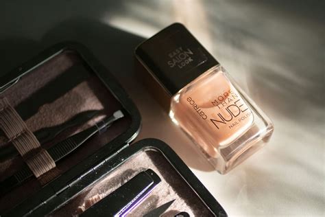 The Best Nude Nail Polish
