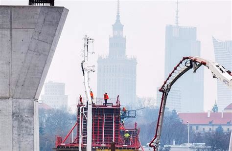 Warszawa Rośnie most pieszo rowerowy na Pragę Transport Publiczny