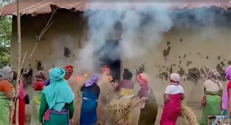 Women Burn Down House Of Accused From India Naked Women Video The