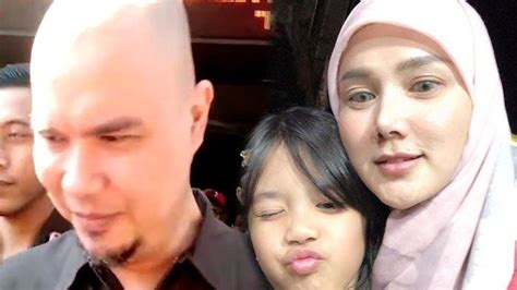 Teka Teki Di Mana Mulan Jameela Saat Ahmad Dhani Divonis Tahun