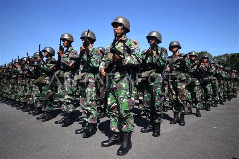 LATIHAN PRAJURIT KORPS MARINIR ANTARA Foto