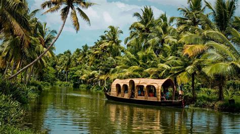 Munnar Alleppey Tour Package Happy Holidayers