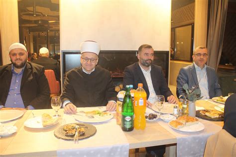 Muftija Mostarski Salem Ef Dedovi Na Zajedni Kom Iftaru Uposlenika