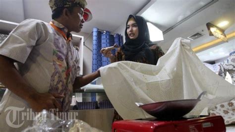 Ada Festival Batik Dan Tenun Nusantara Yuk Belajar Membatik Di