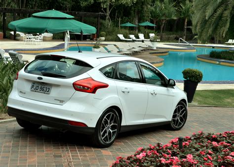 LANÇAMENTO Novo Focus 2016 Tecnologia e esportividade CARROS