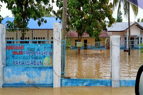 Ratusan Rumah Terendam Banjir Di Pidie Aceh Antara News