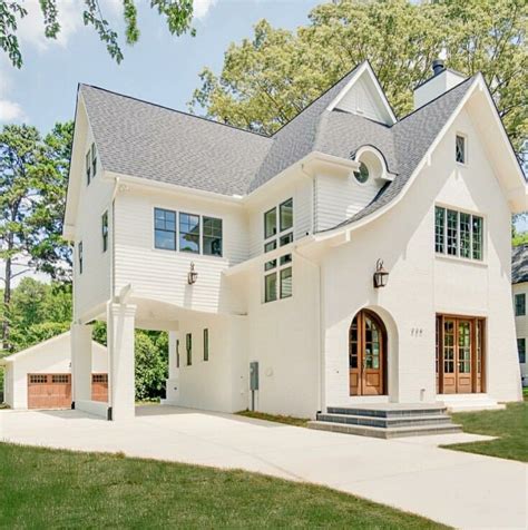 10+ White Modern Tudor House – DECOOMO