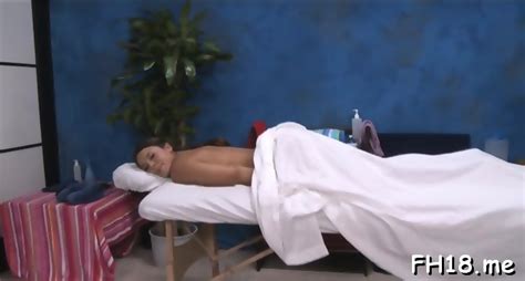 Sex Appeal Maiden Enjoys A Wet Session