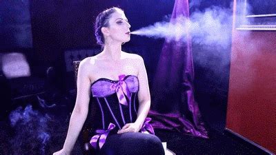 Aurora Menthol Smoking Babe USA SMOKERS