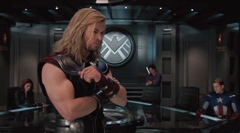 Very Sexy Hot Os Vingadores Teaser no final de Capitão América vira um Trailer Veja também