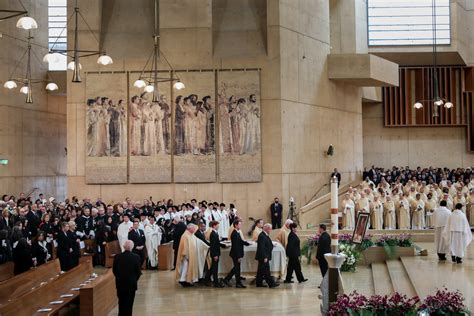 Bishop OConnell Funeral Nearly 5 000 Pack Cathedral To Honor His