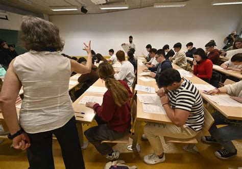 Los colegios vascos medirán la destreza digital de los alumnos en pleno