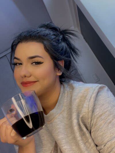 Violetta 21 Cam Model Free Live Sex Show Chat Stripchat