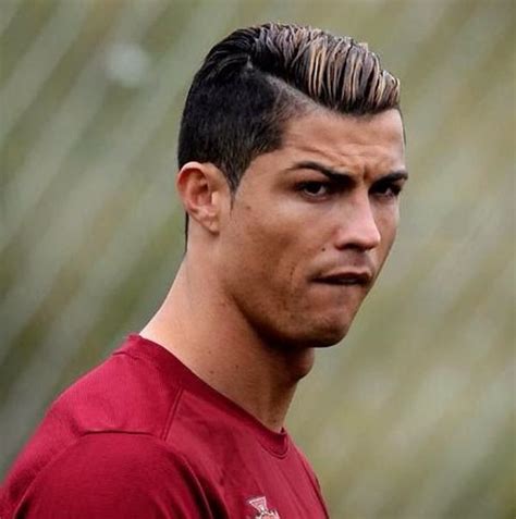 30 Best Cristiano Ronaldo Hairstyles, Haircuts & Colors (2024 Update)