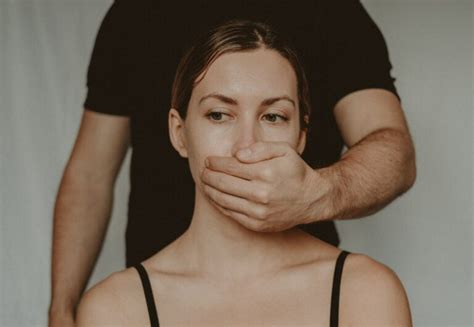 Early Signs Of A Controlling Man Unmasking Manipulative Behavior