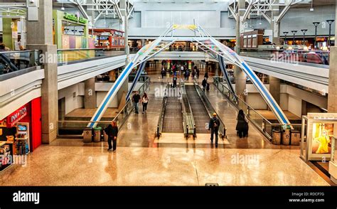 Terminal B, Denver International Airport. Interior Stock Photo - Alamy