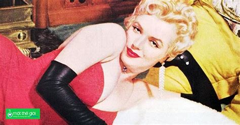 Bi kịch biểu tượng sex Marilyn Monroe Mẹ hóa điên bị xâm hại khi mới