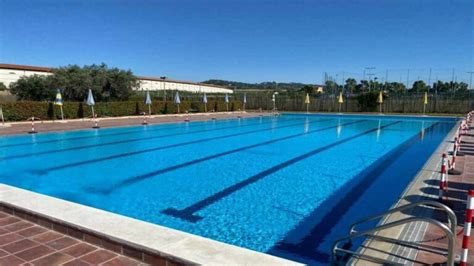 Riaperta La Piscina Comunale Di Ciampino Orari E Prezzi Estate