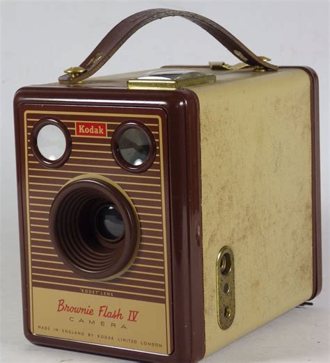 950s Vintage Kodak Brownie Flash Iv Box 620 Roll Film Camera W Case