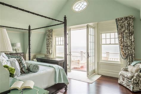 40 Green Bedroom Ideas 2021 Today And Beyond Seafoam Green Bedroom