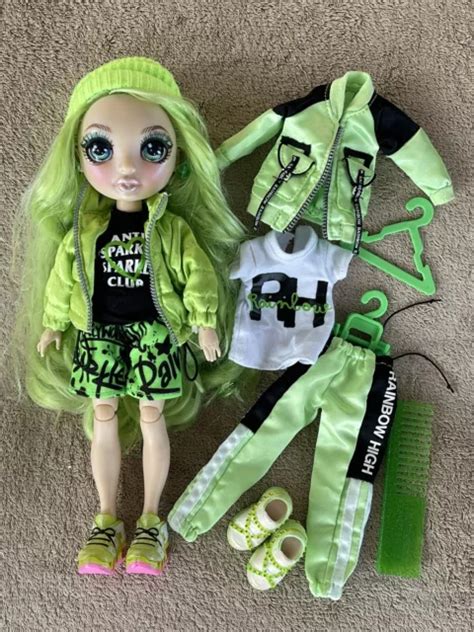 RAINBOW HIGH FASHION Doll Series 1 Jade Hunter 54 99 PicClick UK