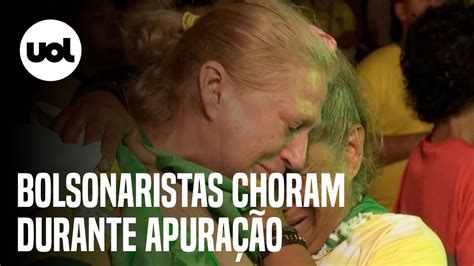 Eleitores De Bolsonaro Choram Durante Apuração Em Brasília Youtube