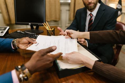 how to become a lawyer in australia