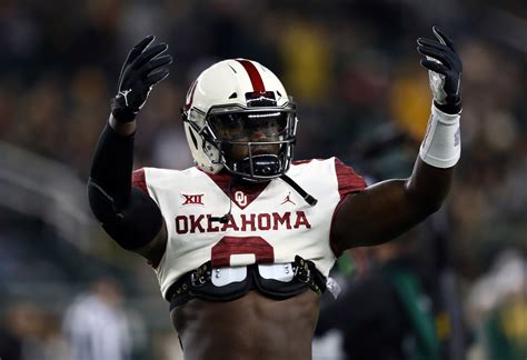 Oklahoma Lb Kenneth Murray Declares For 2020 Nfl Draft