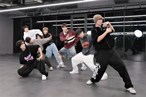 RIIZE Penuh Energi Di Video Latihan Dance Untuk Get A Guitar KoreanIndo